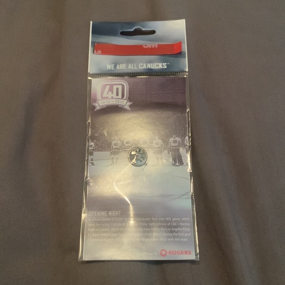 Vancouver Canucks 40th Collectors pin - Picture 2 of 2